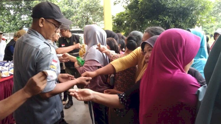 Warga Kota Bandar Lampung menyambut antusias pasar murah yang diadakan pemkot