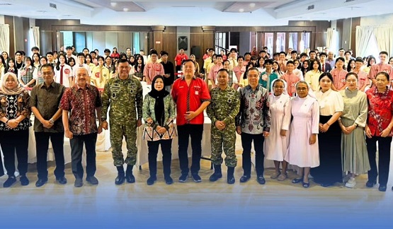 Wali Kota Bandarlampung Eva Dwiana menghadiri Lomba Pidato Bahasa Mandarin se-Provinsi Lampung 2025 yang digelar oleh Badan Koordinator Pendidikan Bahasa Mandarin Lampung, pada Minggu (2/11) di Golden Palace, Bandarlampung.