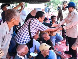 Presiden Prabowo Tinjau Korban Bencana di Aceh Tenggara dan Tapanuli Tengah