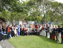 WORKSHOP BERKAIN BATIK DI TUBABA GAIRAHKAN PELESTARIAN BUDAYA DAN KREATIVITAS KAUM MUDA