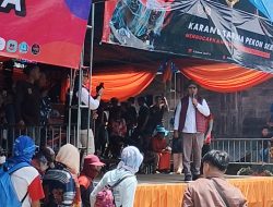 Meriah! Sekura Cakak Buah di Pekon Sebarus Dipadati Warga, Dihadiri Anggota DPR RI Mukhlis Basri