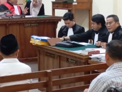 Penasehat Hukum, Sujarwo Dan Saksi Ahli Prof. Dr. Hamzah, Sebut JPU Diduga Salah Terapkan Hukum