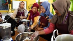 Holding Perkebunan Nusantara Optimalkan Potensi Lokal, PalmCo Latih 50 Perempuan Olah Ikan Lele Jadi Produk Bernilai Tambah