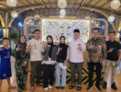 Anggota DPR Mukhlis Basri Sambangi Keluarga Siswa Kembar Asal Krui yang Lolos UI, Beri Dukungan di Perantauan