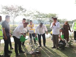 Menteri Lingkungan Hidup-PTPN IV PalmCo Luncurkan Gerakan Tanam 1,5 Juta Pohon