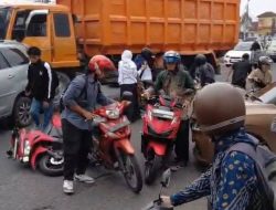 Rem Diduga Blong, Dump Truck Seruduk Tiga Kendaraan di Jalan Pramuka Bandar Lampung