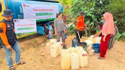 Dompet Dhuafa Lampung dan Satgas BPBD Pringsewu Salurkan Air Bersih ke Warga Terdampak Kemarau