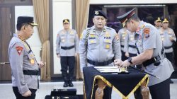 Kapolri Pimpin Sertijab Pejabat Utama dan Sejumlah Kapolda di Mabes Polri, Brigjen Pol Hengki Haryadi Nakhodai Polda Papua Barat Daya