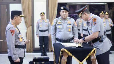 Kapolri Pimpin Sertijab Pejabat Utama dan Sejumlah Kapolda di Mabes Polri, Brigjen Pol Hengki Haryadi Nakhodai Polda Papua Barat Daya
